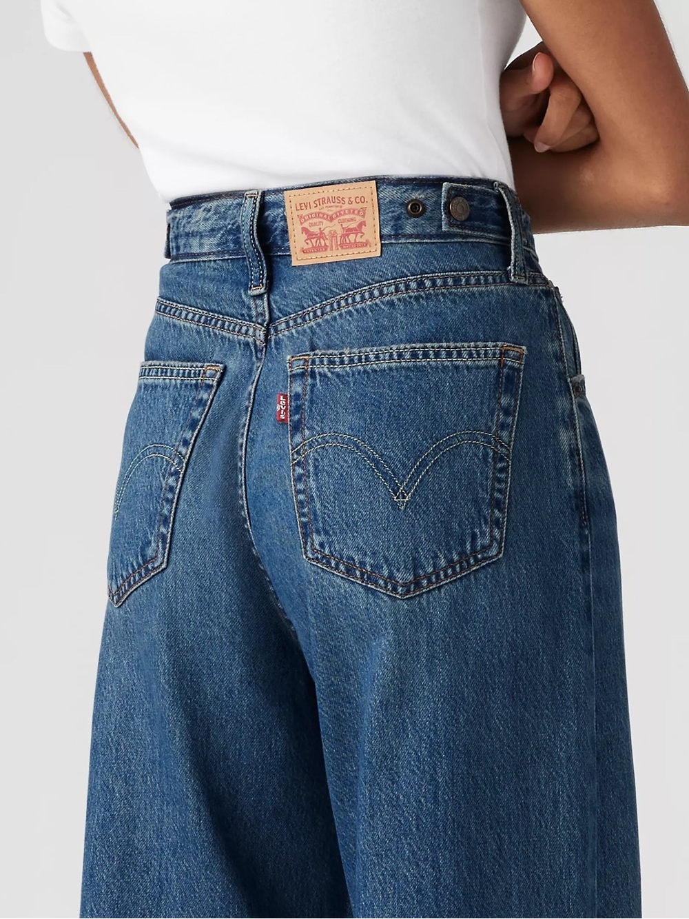 Levi’s Women Cinch Baggy Lightweight Jeans In chasing dreams Sz 29 NWT - Picture 3 of 14
